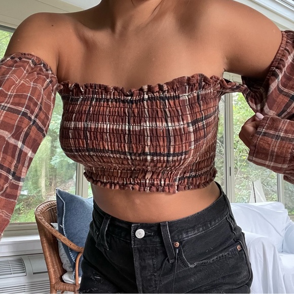 LF long sleeve crop top! Brown plaid pattern, one size fits all - Picture 3 of 3